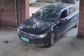 1岁孩子院子里玩耍突然不见，妈妈急疯联系老公，得到回复气炸视频封面