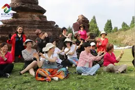 抖音三则（红山果、鸡叫进行曲、南屏晚钟）@开口剑影创工作室