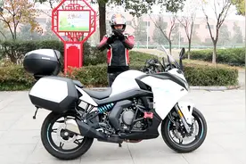 老王试骑春风650GT，236公斤重量堪比宝马水鸟，长途骑行是真爽视频封面