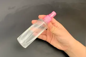 夏天最怕晒黑？教你自制防晒液，每天喷一喷，皮肤白暂不怕晒视频封面