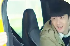 小伙把美女叫上车，本想在美女面前装一波，没想到车子却不给面子视频封面