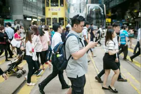 澳门对内地人很友好，为什么香港却差距那么大，真相令人寒心！视频封面