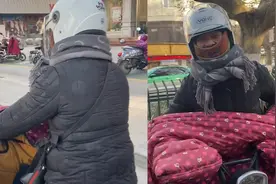 迷糊妈妈带女儿买东西后，忘带女儿独自骑车离去，路人狂追两条街视频封面