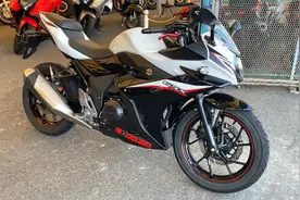 豪爵铃木250摩托，外观声浪展示，双缸引擎，配ABS，售价26680元视频封面