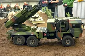 模型做得如此逼真？遥控模型军车视频封面