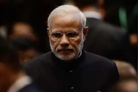 疫情失控太恐怖了，印度富豪名流纷纷逃离，砸锅卖铁天价包机视频封面