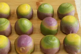 中秋不吃老式月饼了，试试这样做，不用糖浆和模具，咬一口直掉渣