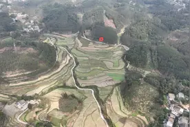 贵州兴义市泥凼镇五台刘文秀、何应钦父二坟堂局高空俯瞰全景