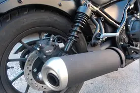 2022款本田太子Rebel 500，高颜值配ABS，油耗3.5，售价7.18万视频封面