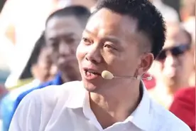 现任业委道出心声，前任业委拆学校围墙维权，太极端了丨向前一步视频封面