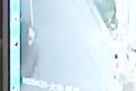 “小大人”！3岁妹妹走丢母亲哭晕，10岁姐姐冷静配合警察找人！视频封面