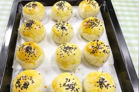 十大网红零食排第一的雪媚娘蛋黄酥，配方和详细做法步骤全在这里视频封面