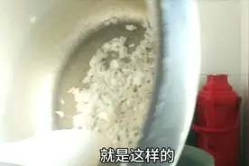 让人最头痛的电饭煲用久了经常粘饭用了这种方法终于解决了