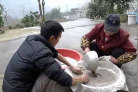 农村正宗蕨根粉，用老办法制作，做一回不够一顿就吃光