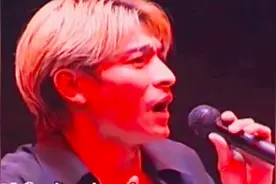 刘德华1999香港演唱会，华仔太帅了，这发型真的好迷人