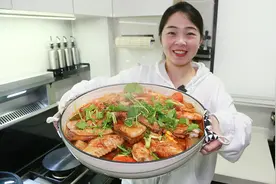 你知道珐琅锅为什么火吗？因为用它做焖锅，软烂入味，还特别保温