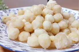 想吃糖莲子不用买，原来做法这么简单，外脆里糯，比外面卖的好吃视频封面