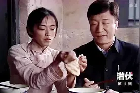 姚晨第一次坐车 车门都不会开 晕车把饭吐了 自己心疼坏了！