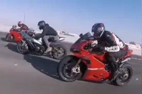 杜卡迪V4和川崎H2 宝马S1000RR较量，油门响起后，才知差距这么大