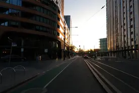 墨尔本自驾，从南墨尔本克拉伦登街前往港区伯克街视频封面