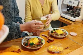 会做饭的男人可太帅了！电压力锅版咖喱牛腩旋风蛋包饭好吃到哭！