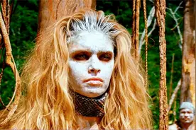 夫妻荒岛度假，不小心落入食人族部落，一起丛林大逃亡视频封面