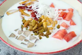 35°C桑拿天热到爆炸，续命全靠这碗海南甜品，清热解暑冰冰凉~视频封面