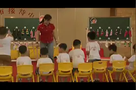小班数学《朵拉的袜子》优质课