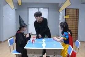 短剧：黑衣人变成泡泡糖，结果被小小吞进肚子里，这可怎么办？视频封面