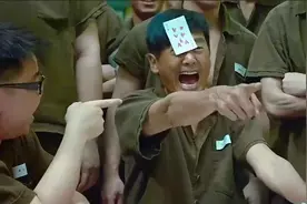 澳门风云：发哥监狱唱歌，谁知原唱突然现身，成了永远的经典！