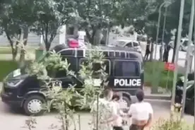 山东曲阜一小区发生命案，女子将老公杀害，多辆警车赶到现场