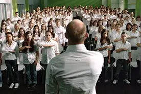 美国真实事件改编，老师办“洗脑”实验课，5天后学生全成了恶魔视频封面