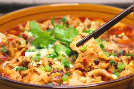 做水煮肉片记住这3步，保证香辣入味，好吃过瘾，连汤汁都不剩