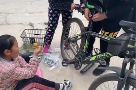 13岁儿子动手给山地车安个车筐，以后上学就就可以放书包了视频封面