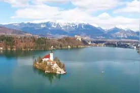 所谓的人生就是心再疼也要爬起来面带微笑的走视频封面