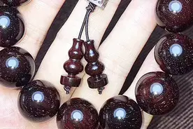 小叶紫檀是不是佳品，看看金星就知道，你懂这里面的奥秘吗？视频封面