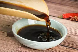 “摆脱”头油尴尬，洗发时加点“调味料”，头发顺滑还不油视频封面