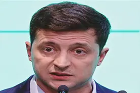 乌克兰士兵冒死营救大鱼，被当场围捕！泽连斯基说漏嘴了视频封面