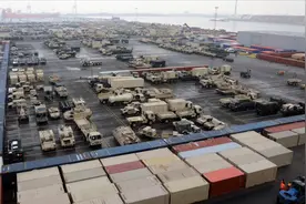 美军向欧洲6国进行25年来最大规模军事部署，车队奔袭4000公里视频封面