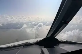 上海浦东国际机场降落第一视角视频封面