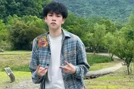 胖猫事件女主谭竹现身道歉，疑似胖猫照片曝光，本人很帅气很阳光视频封面