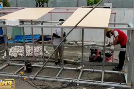 鲸鱼“海棠”放归日期临近 运输箱制作中