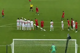 C罗电梯球绝平西班牙，原来C字可以这样写！