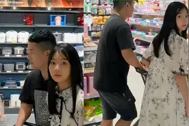 夫妻俩吵架后，妻子在商场碰到老公和闺女视频封面