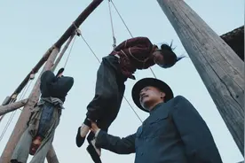 白鹿原：田福贤报复共产党 竟把小娥吊在杆子上当众扒光她裤子视频封面