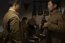 往事：老首长下连队当兵，结果被班长报复连站三班岗，团长发飙了视频封面