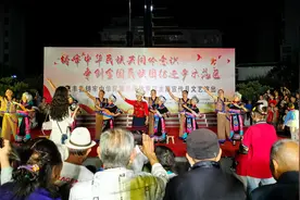 “铸牢中华民族共同体意识”主题宣传月演出（咸丰县民族合唱团）