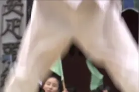 日本武士和姑娘对战，姑娘眼看要坚持不住，结果逆天反转#大捕房视频封面