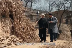 平凡的世界：少安为了田福军，直接越了六级，跟省委书记石钟敬酒视频封面