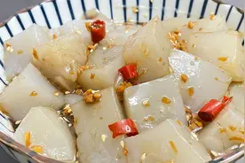 1碗淀粉，5碗水，教你自己在家做凉粉，简单零添加，不比买的差